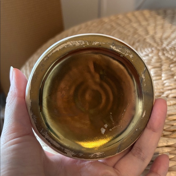 🌸Spring Ready☀️White Ceramic Pot with Gold Rim - Picture 12 of 12